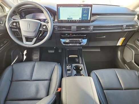 New 2025 Lincoln Corsair Reserve w/ Equipment Group 202A image 10