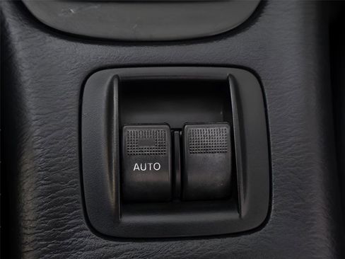 Used 2003 MAZDA MX-5 Miata image 28