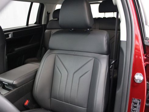 Used 2025 Hyundai Santa Fe SEL AWD/4WD image 17