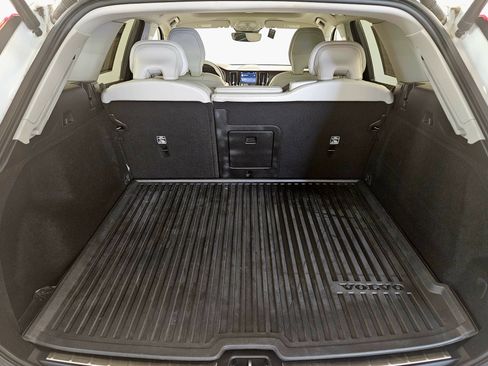 Used 2023 Volvo XC60 B5 Plus w/ Climate Package image 17