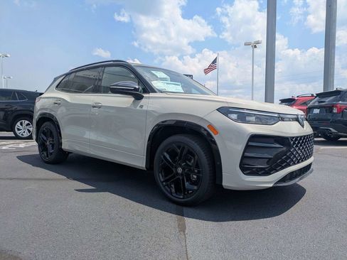 New 2026 Volkswagen Tiguan SE R-Line FWD image 3