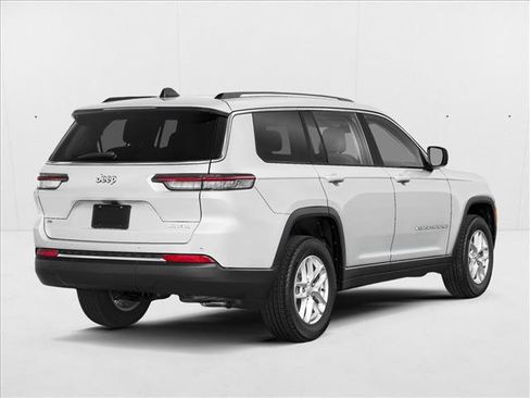 New 2025 Jeep Grand Cherokee L Altitude RWD image 2