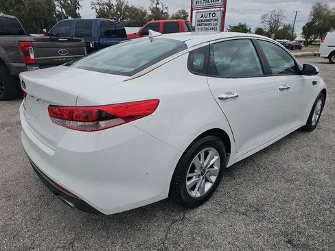 Used 2017 Kia Optima LX image 7