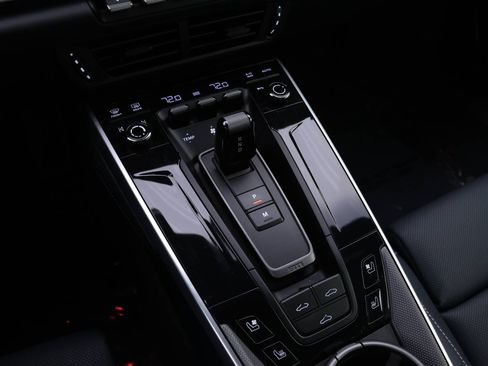 Certified 2025 Porsche 911 Carrera image 13