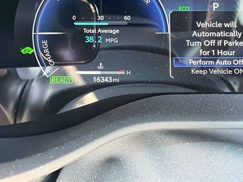 Certified 2025 Toyota Sienna XSE FWD image 6