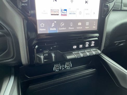 New 2026 RAM 2500 Big Horn AWD/4WD image 29