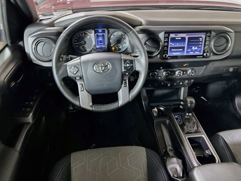 Certified 2020 Toyota Tacoma TRD Off-Road w/ Technology Package AWD/4WD image 19