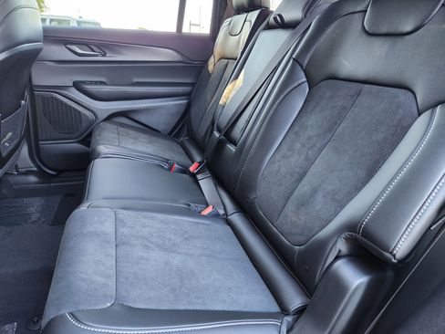 New 2025 Jeep Grand Cherokee L Altitude image 9