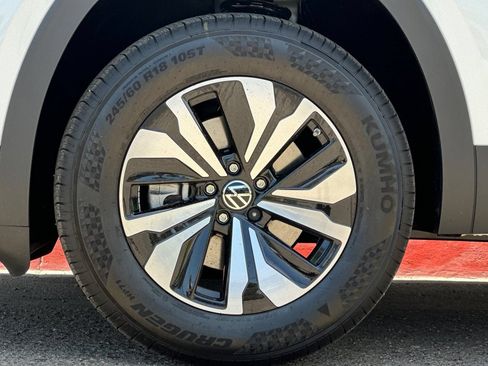 New 2026 Volkswagen Atlas SE FWD image 26