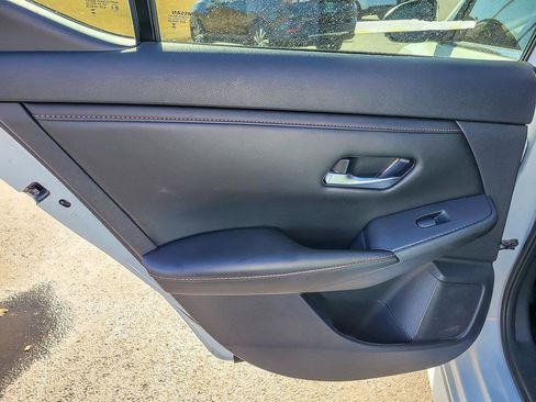 Used 2022 Nissan Sentra SR w/ SR Premium Package image 24