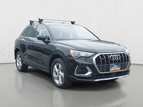 Used 2019 Audi Q3 2.0T Premium w/ Convenience Package AWD/4WD image 3