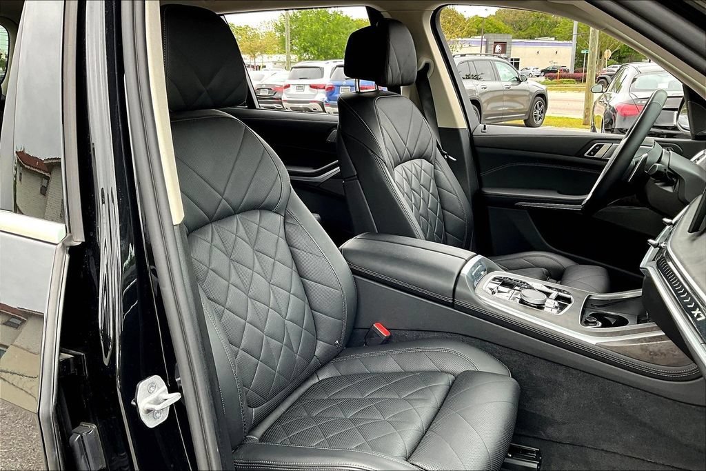 Used 2023 BMW X7 xDrive40i w/ Premium Package AWD/4WD image 30