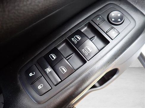 Used 2018 Jeep Grand Cherokee Limited AWD/4WD image 16