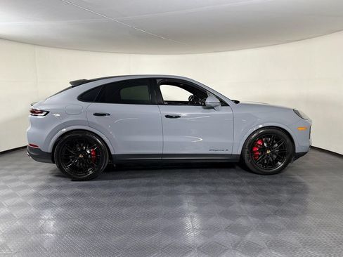 Certified 2024 Porsche Cayenne S AWD/4WD image 8