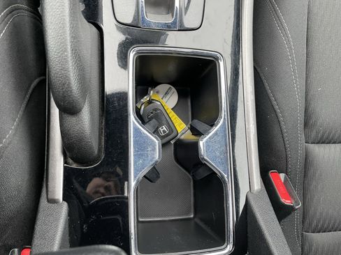 Used 2017 Honda Accord EX image 24