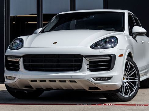 Certified 2017 Porsche Cayenne GTS AWD/4WD image 7