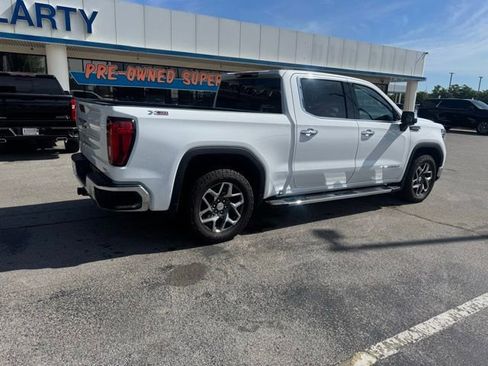 Used 2023 GMC Sierra 1500 SLT w/ SLT Premium Plus Package AWD/4WD image 3