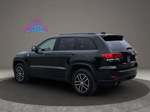 Used 2017 Jeep Grand Cherokee Trailhawk AWD/4WD image 3