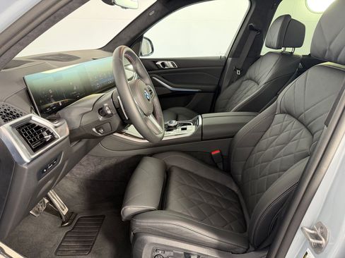 Used 2026 BMW X5 M60i AWD/4WD image 5