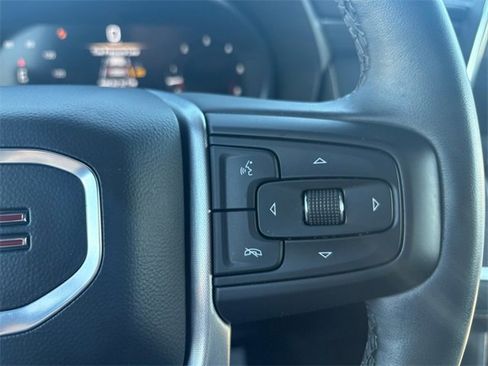 Used 2024 GMC Yukon SLT w/ SLT Luxury Package image 27