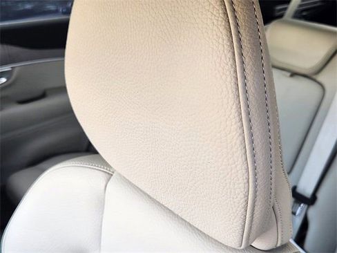 Certified 2025 Volvo XC90 T8 Plus w/ Protection Package Premier image 12