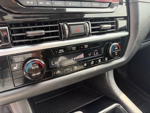 Used 2022 Nissan Pathfinder SV w/ SV Premium Package AWD/4WD image 25