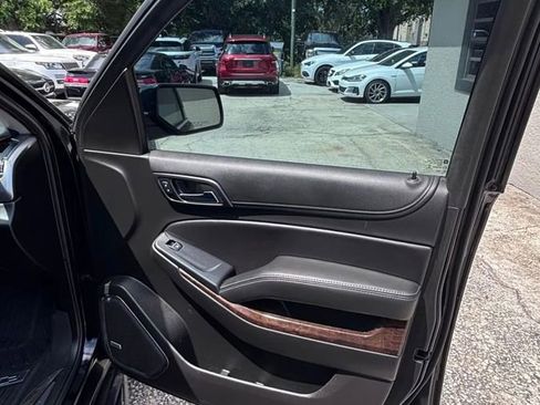 Used 2018 Chevrolet Suburban LT RWD image 18
