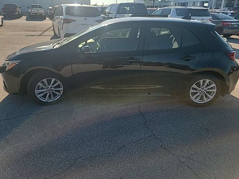 Used 2023 Toyota Corolla SE FWD image 1