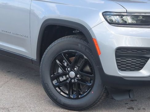 New 2026 Jeep Grand Cherokee Laredo X AWD/4WD image 2