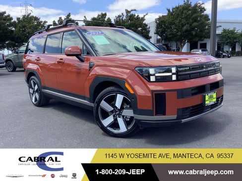 Used 2025 Hyundai Santa Fe Limited AWD/4WD image 1