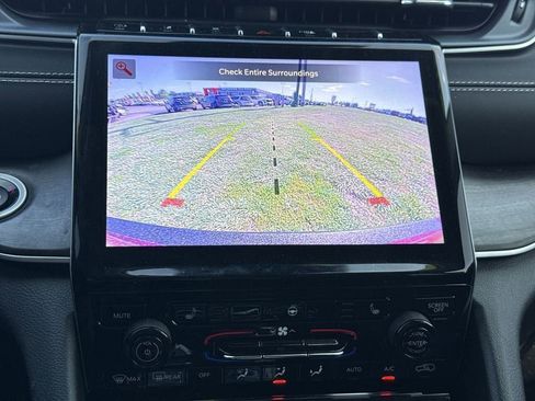 Used 2023 Jeep Grand Cherokee L Limited AWD/4WD image 30