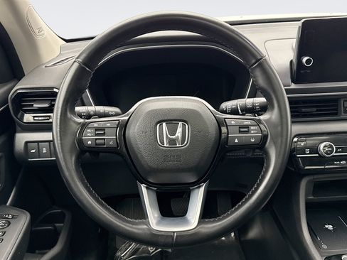 Used 2023 Honda Pilot Touring image 12