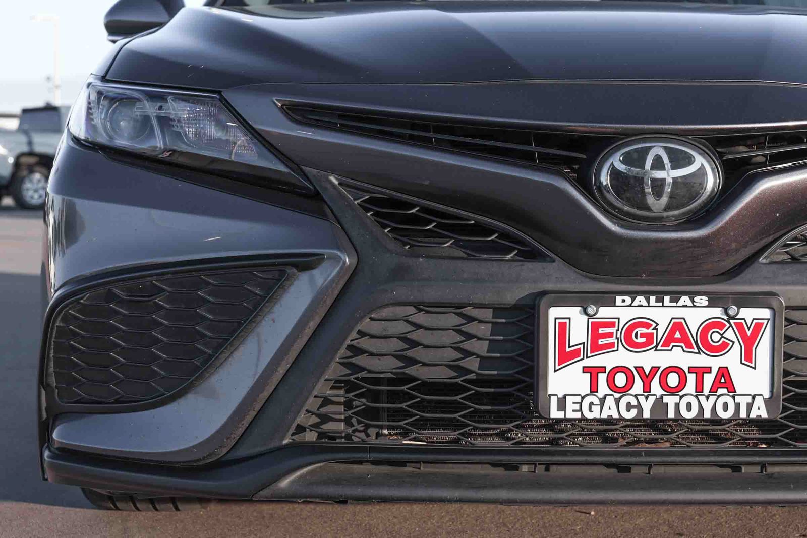 Used 2024 Toyota Camry SE w/ Convenience Package FWD image 9