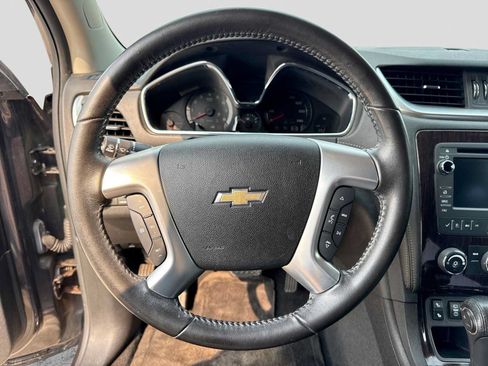 Used 2017 Chevrolet Traverse LT FWD image 23