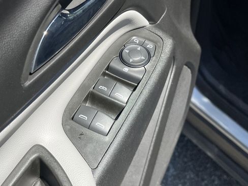 Used 2023 Chevrolet Equinox LS w/ LS Convenience Package image 13