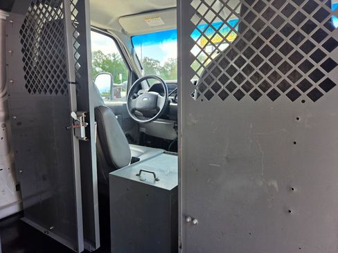 Used 2011 Ford E-250 and Econoline 250 RWD image 18