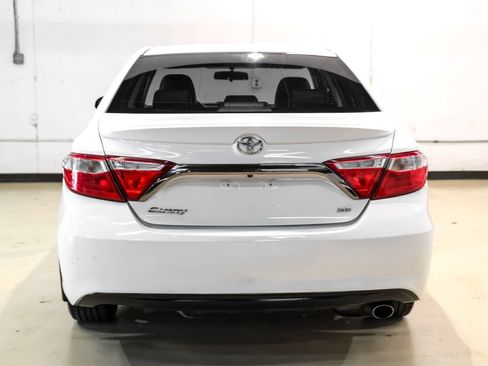Used 2015 Toyota Camry SE FWD image 9