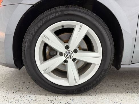 Used 2012 Volkswagen Passat 2.5 SE image 26