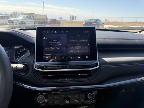 Used 2023 Jeep Compass Altitude w/ Sun and Sound Group image 12