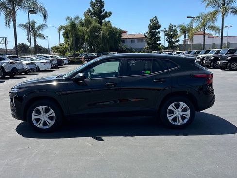 Used 2025 Chevrolet Trax LS FWD image 7