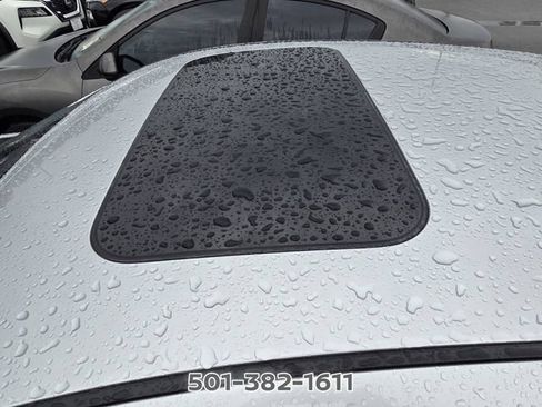 Used 2024 Nissan Altima 2.5 SL FWD image 9