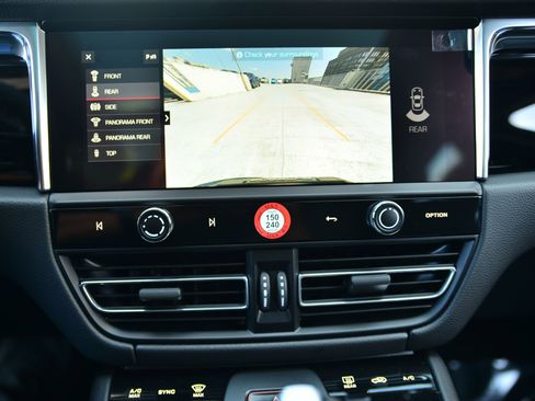 Used 2026 Porsche Macan image 33