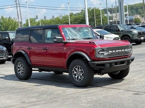 New 2025 Ford Bronco Badlands image 9
