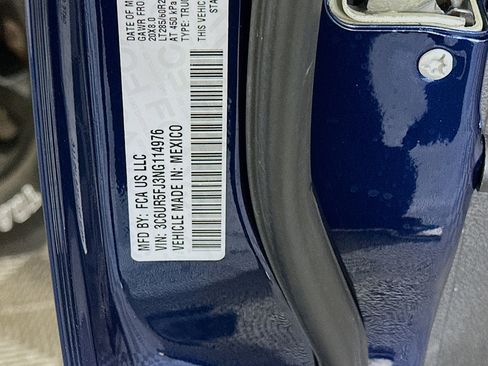 Used 2022 RAM 2500 Laramie w/ Night Edition image 12