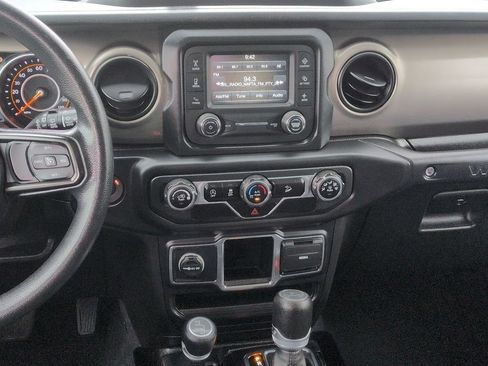 Used 2018 Jeep Wrangler Unlimited Sport AWD/4WD image 16