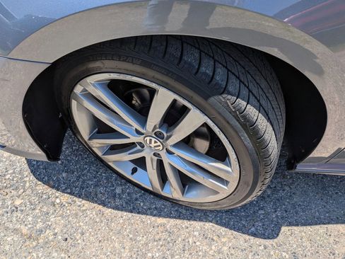 Used 2018 Volkswagen Passat 2.0T R-Line FWD image 10