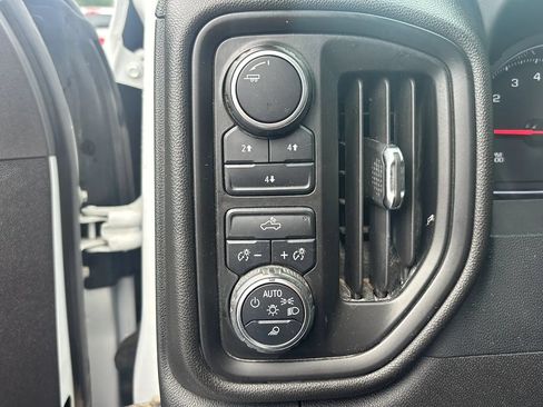 Used 2022 Chevrolet Silverado 2500 Custom w/ Custom Value Package AWD/4WD image 22