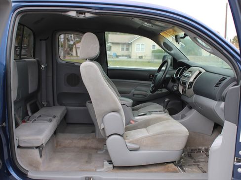 Used 2005 Toyota Tacoma 2WD Access Cab image 12