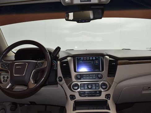 Used 2019 GMC Yukon Denali w/ Open Road Package RWD image 19