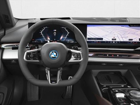 New 2027 BMW 550e xDrive w/ Premium Package AWD/4WD image 4
